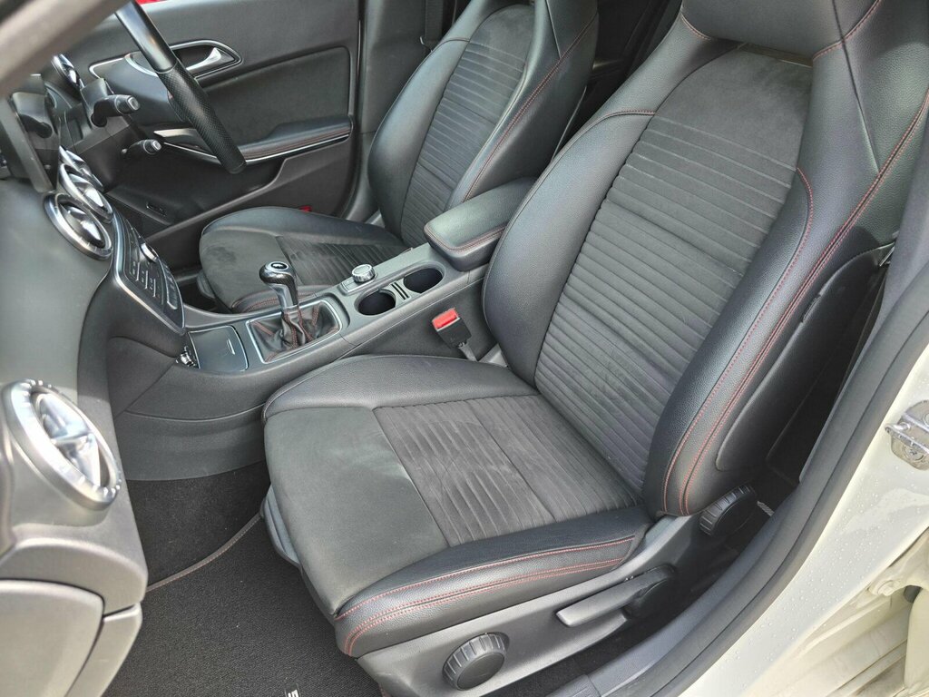 Mercedes-Benz CLA Class Automatic Black #48