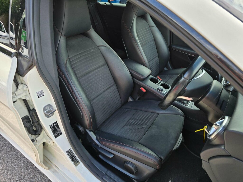 Mercedes-Benz CLA Class Automatic Black #18