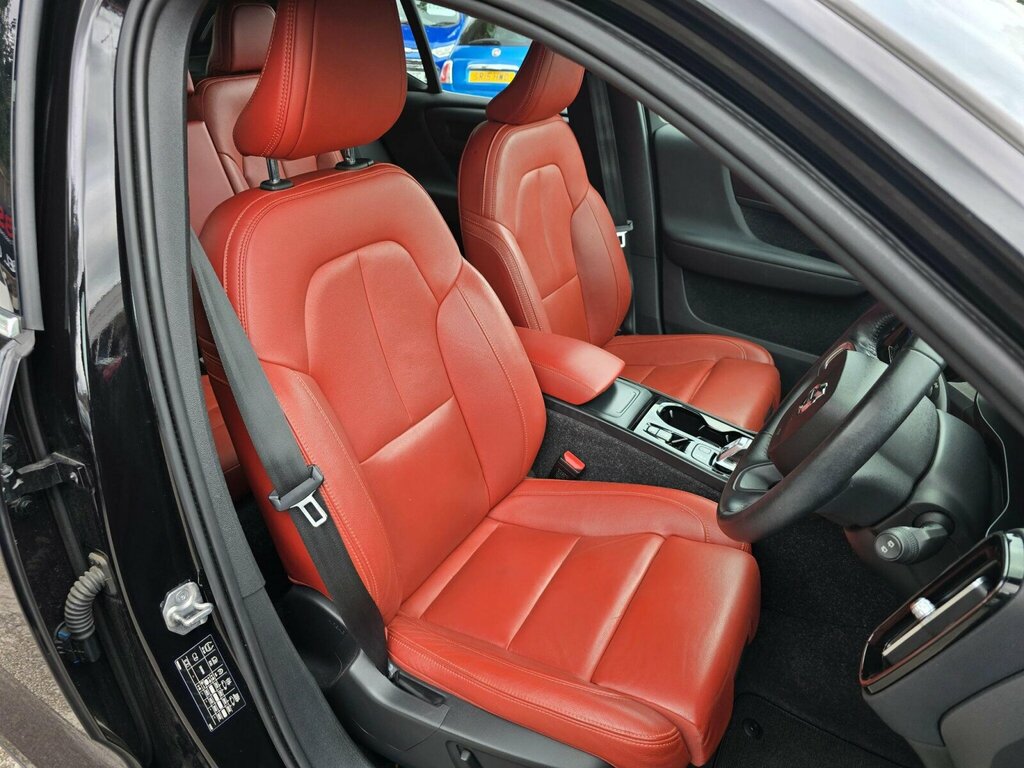Volvo XC40 Suv  #22