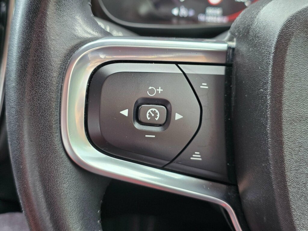 Volvo XC40 Suv  #26