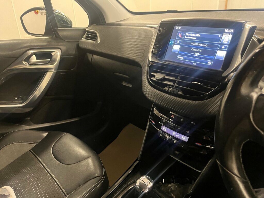 Peugeot 2008 1.2 Puretech Active Red #11