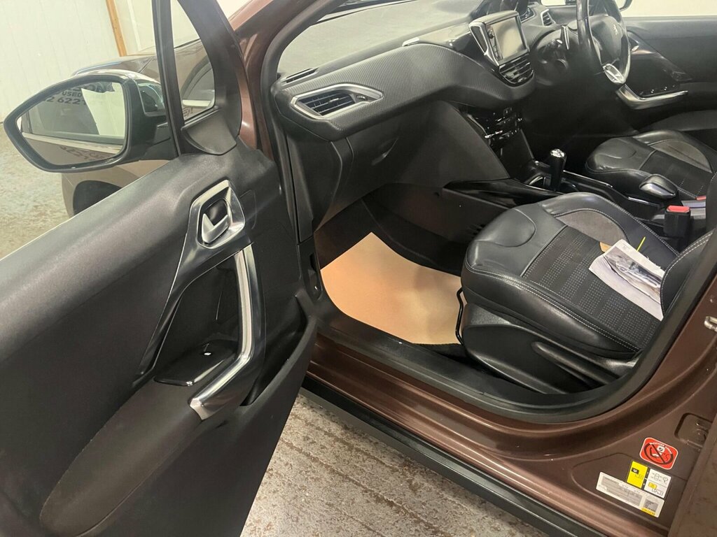 Peugeot 2008 1.2 Puretech Active Red #35