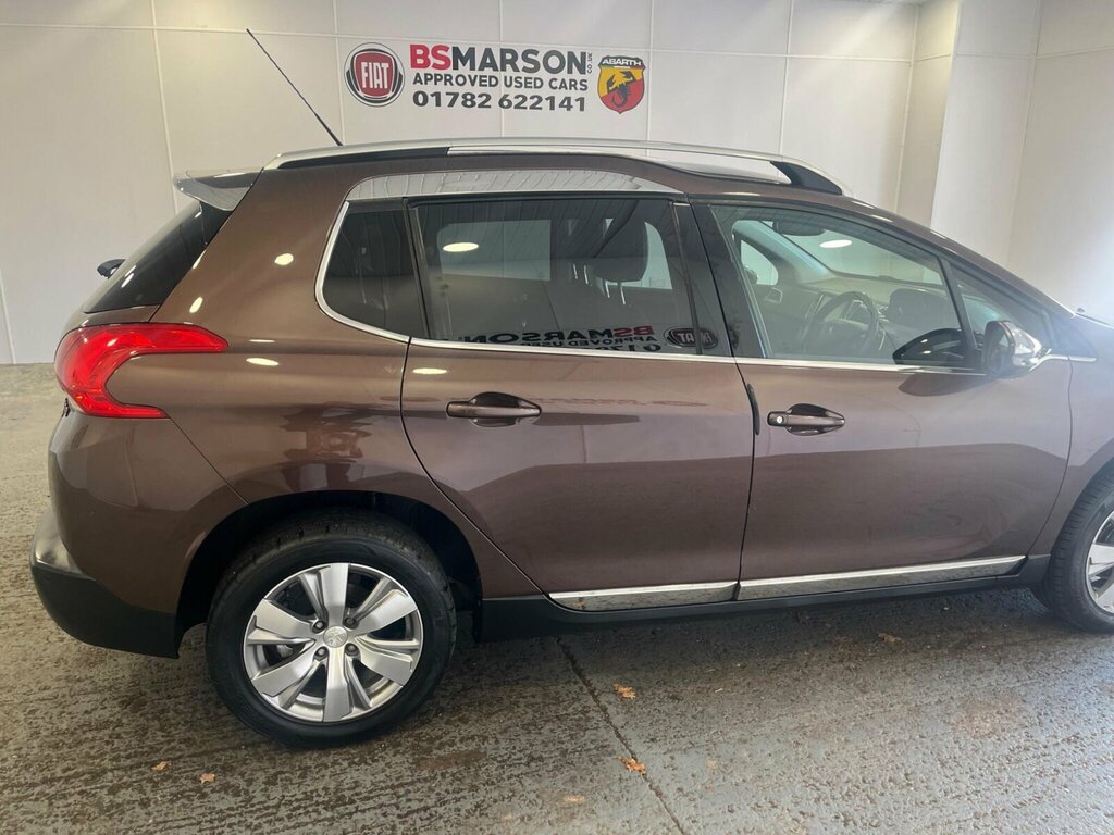 Peugeot 2008 1.2 Puretech Active Red #9