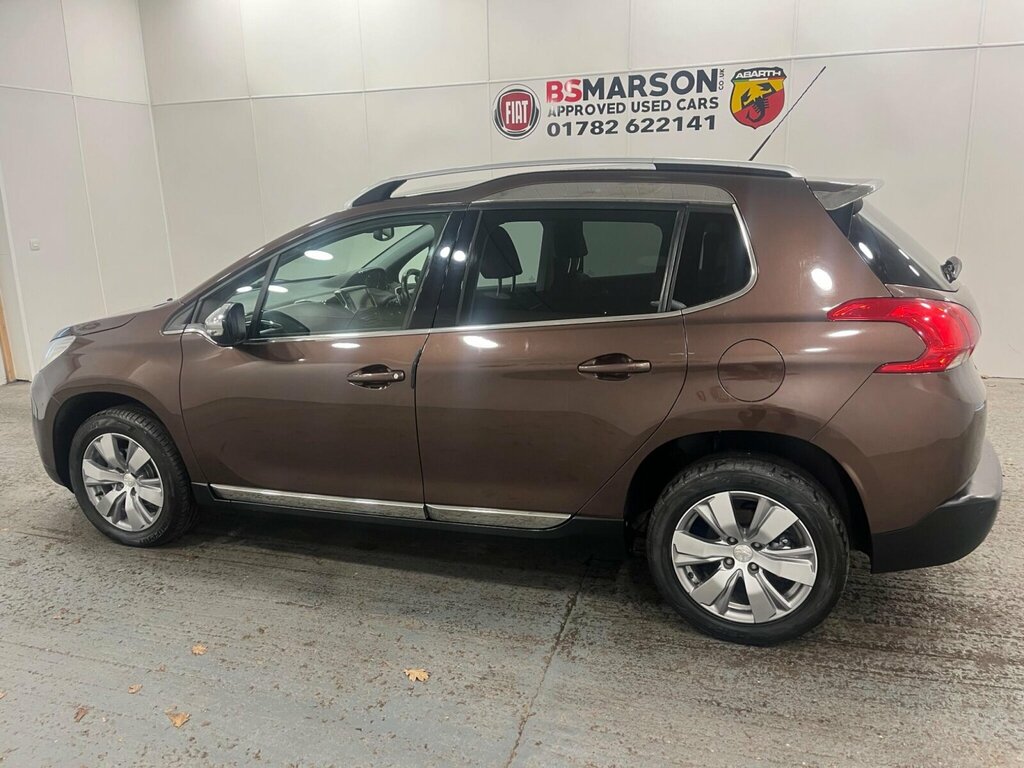 Peugeot 2008 1.2 Puretech Active Red #8