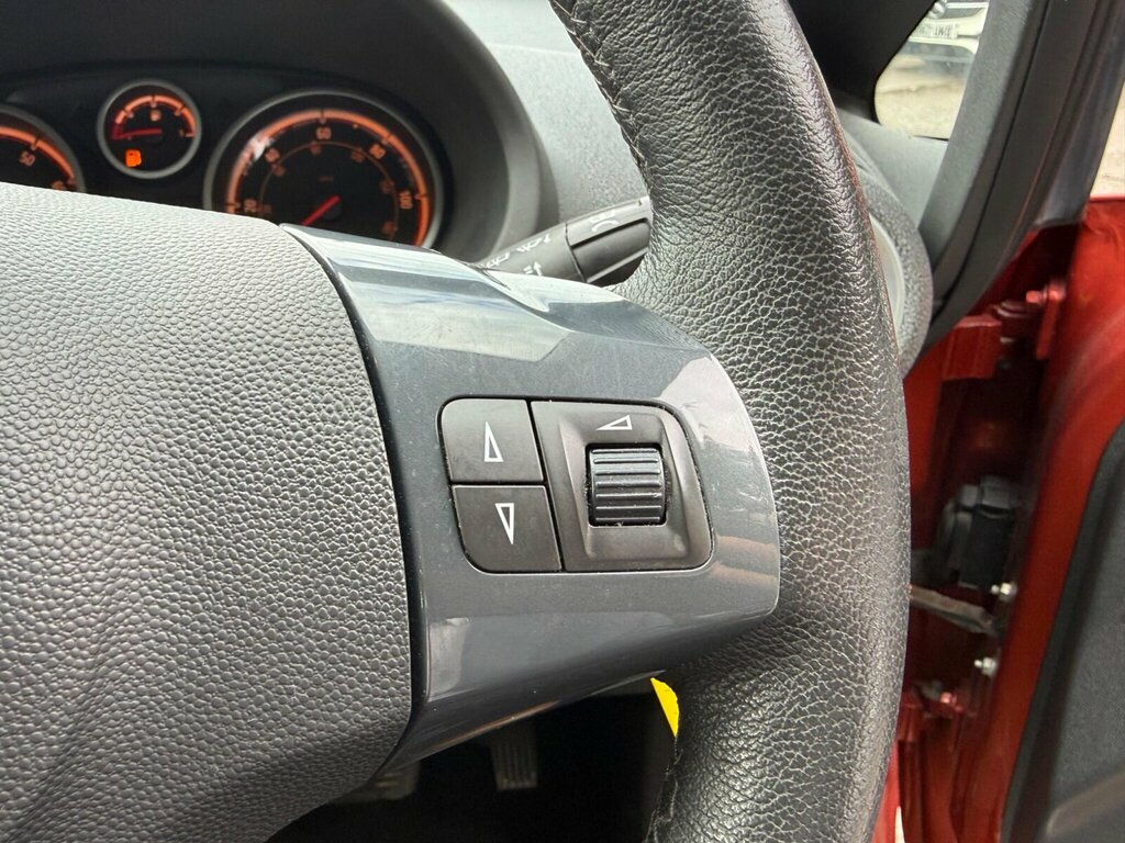 Vauxhall Corsa 1.4 16V Se Euro 5 Red #24