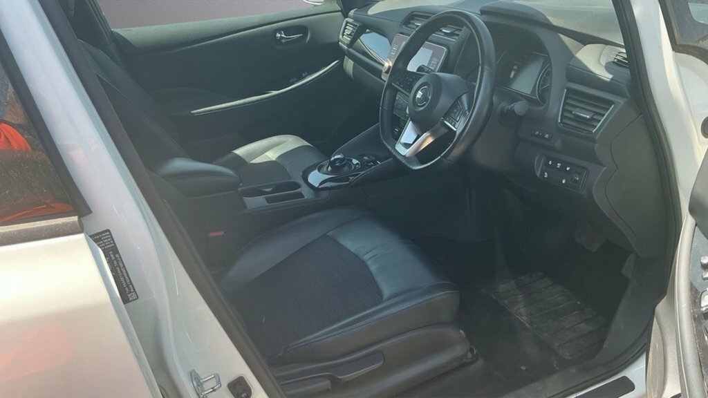 Nissan Leaf Leaf N-connecta White