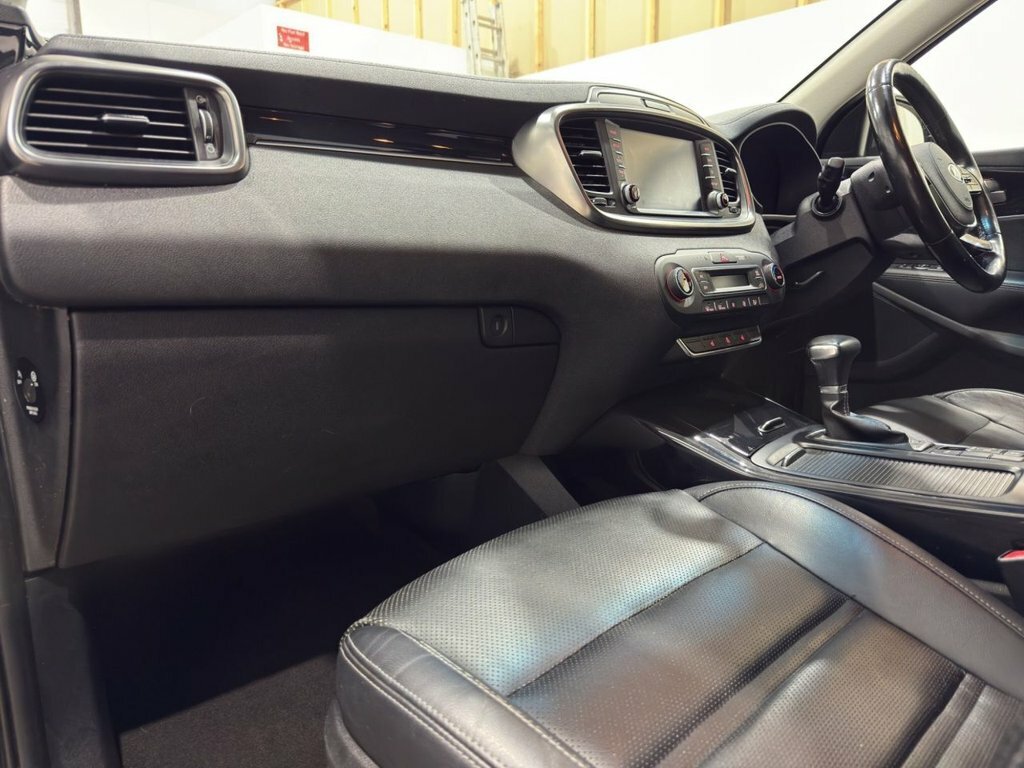 Kia Sorento  Grey #17