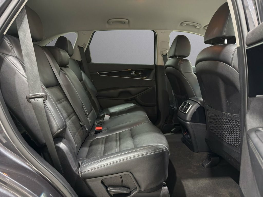 Kia Sorento  Grey #14