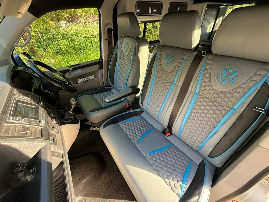 Volkswagen Transporter 2.0 Bitdi Bmt 204 Highline Kombi Van Black #17