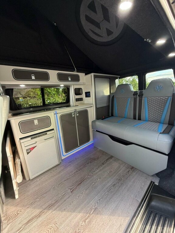 Volkswagen Transporter 2.0 Bitdi Bmt 204 Highline Kombi Van Black #7