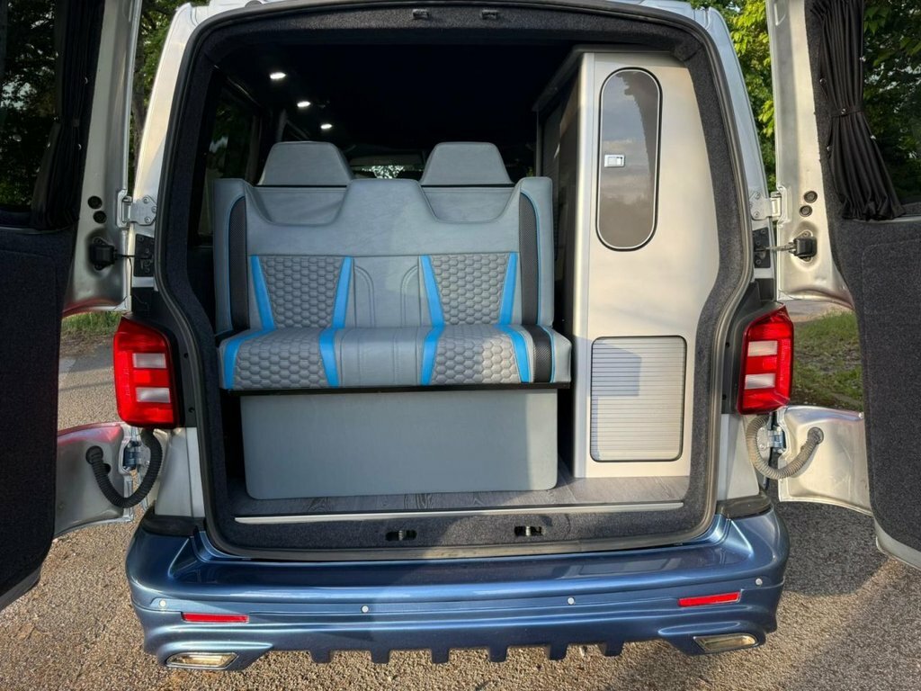 Volkswagen Transporter 2.0 Bitdi Bmt 204 Highline Kombi Van Black #10