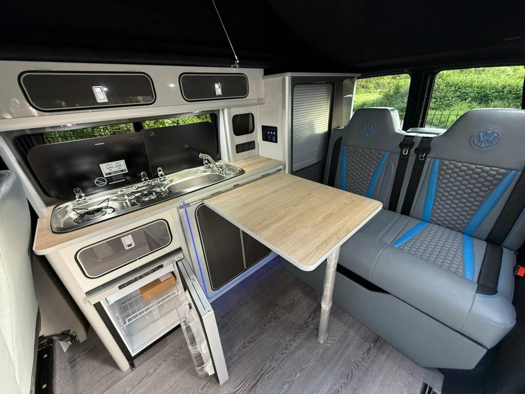 Volkswagen Transporter 2.0 Bitdi Bmt 204 Highline Kombi Van Black #9