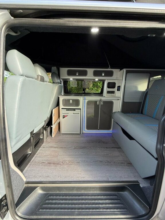 Volkswagen Transporter 2.0 Bitdi Bmt 204 Highline Kombi Van Black #15