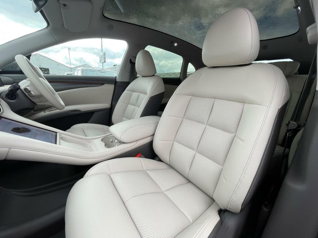 MG IM6 300Kw Long Range 100Kwh White #56