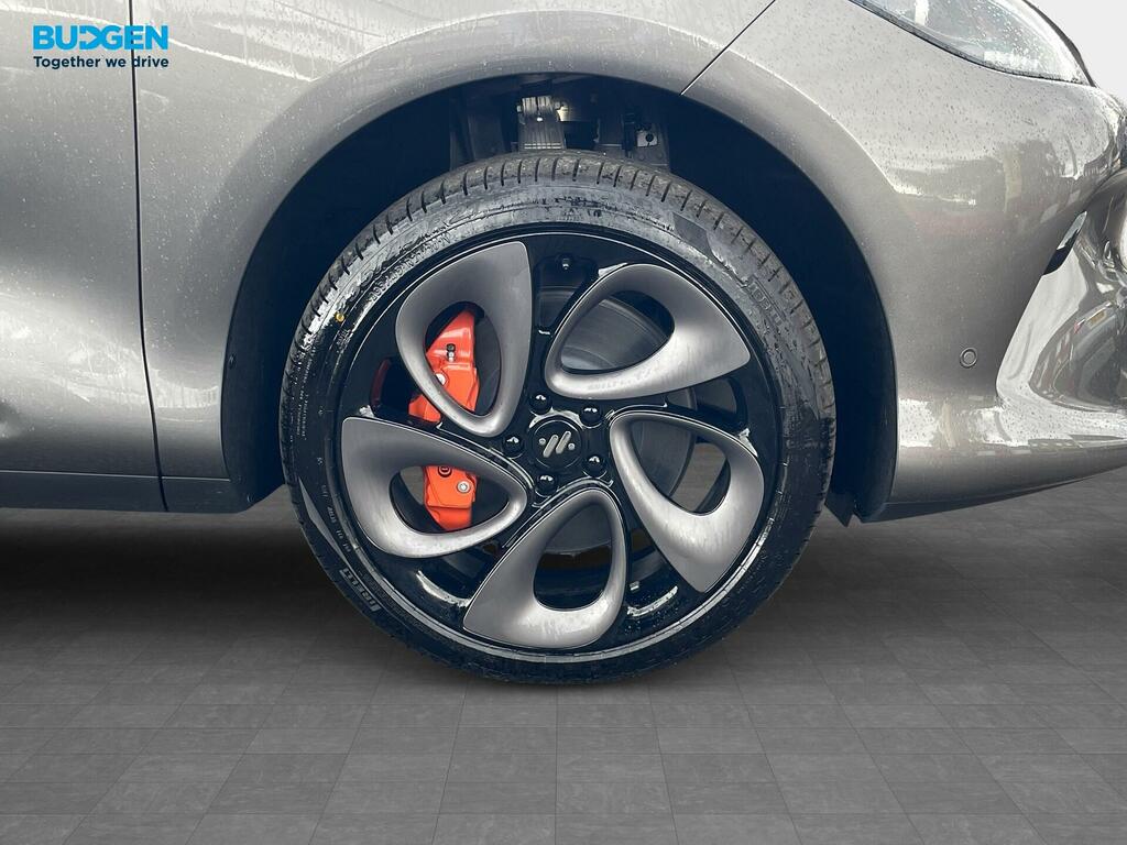 MG IM6 300Kw Long Range 100Kwh White #17