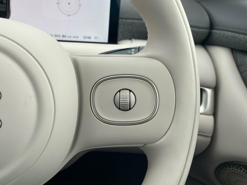 MG IM6 300Kw Long Range 100Kwh White #42
