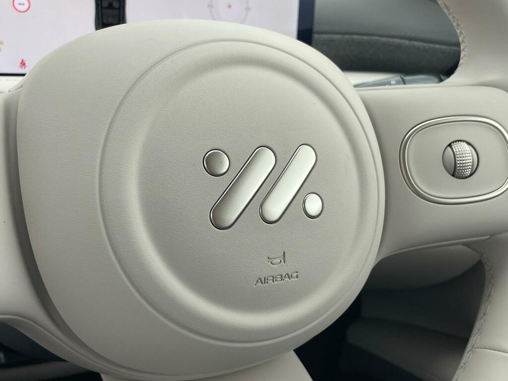 MG IM6 300Kw Long Range 100Kwh White #41