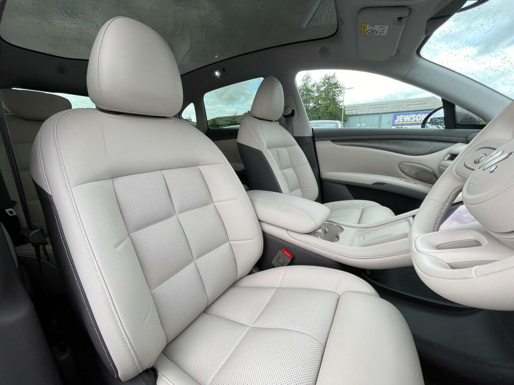 MG IM6 300Kw Long Range 100Kwh White #35