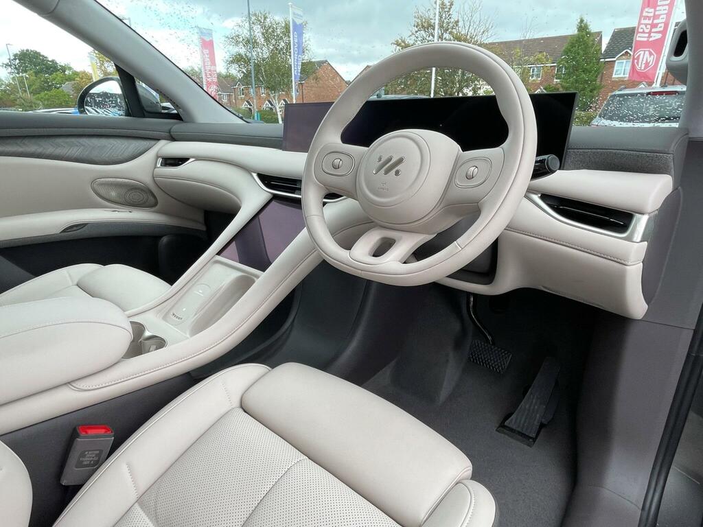 MG IM6 300Kw Long Range 100Kwh White #38