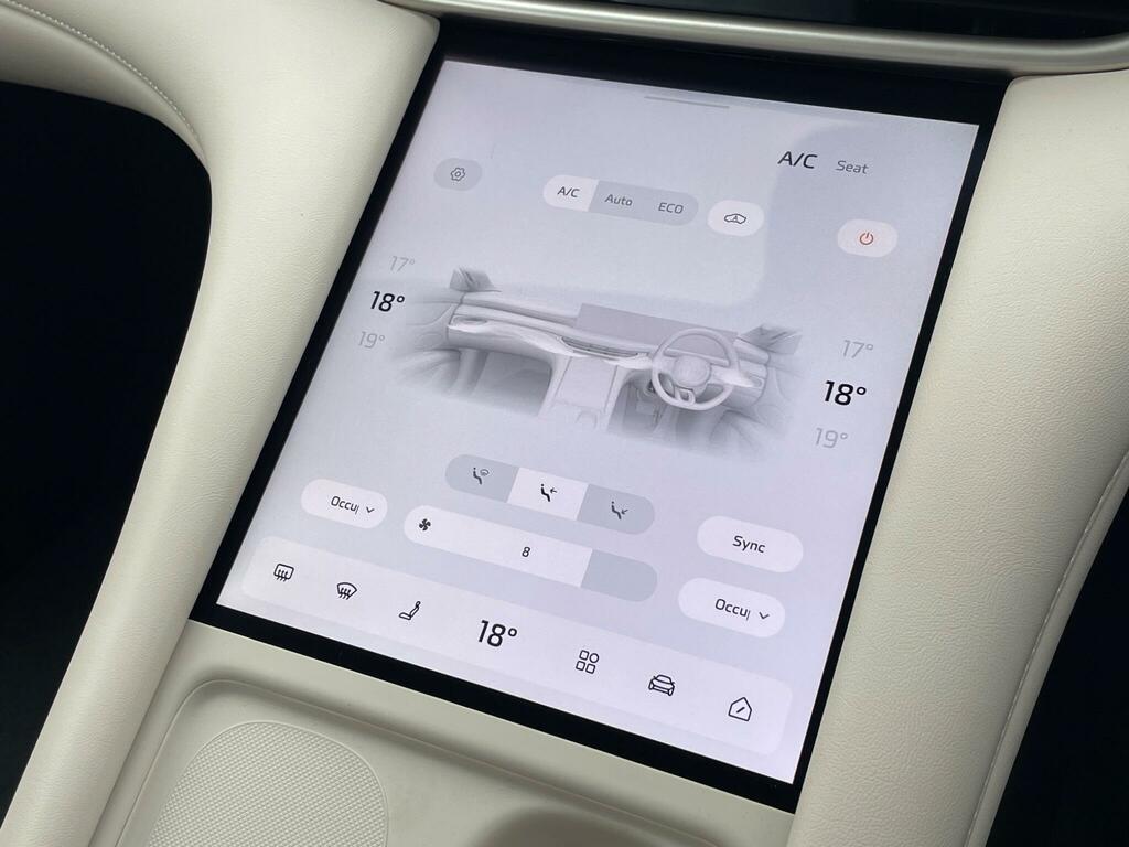 MG IM6 300Kw Long Range 100Kwh White #50