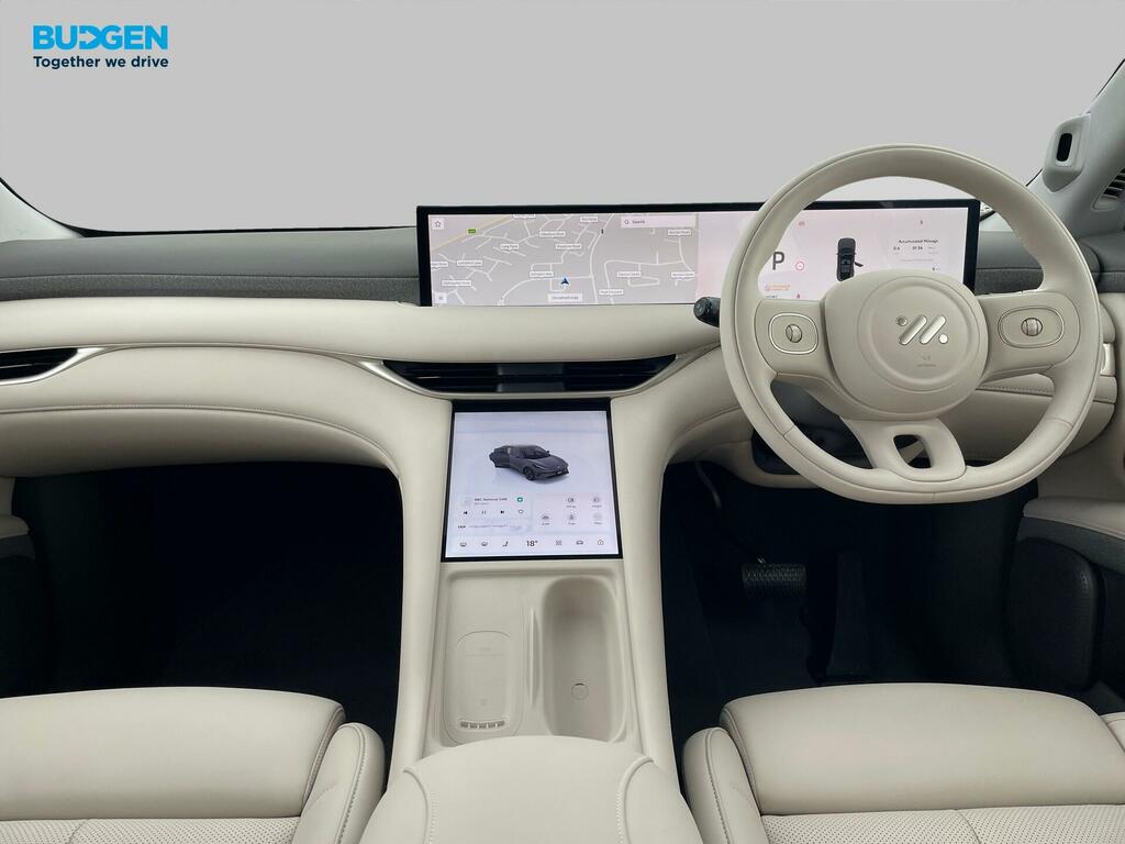 MG IM6 300Kw Long Range 100Kwh White #10