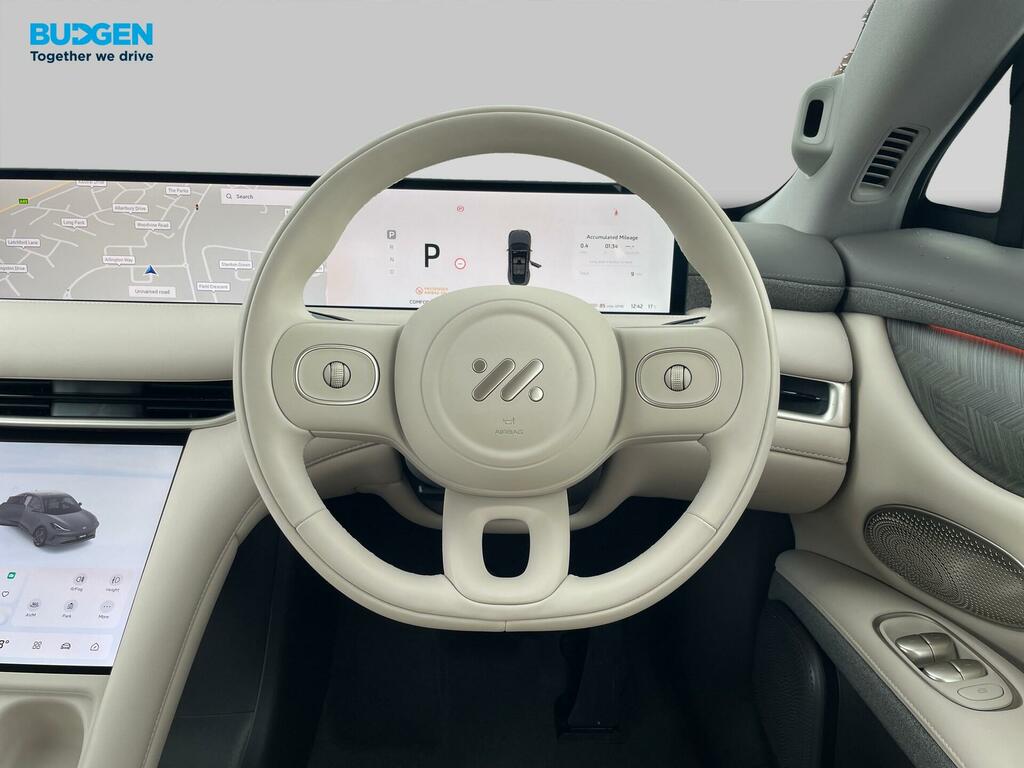MG IM6 300Kw Long Range 100Kwh White #11