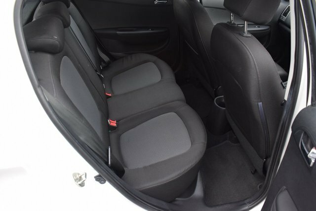 Hyundai I20 Active Red #13