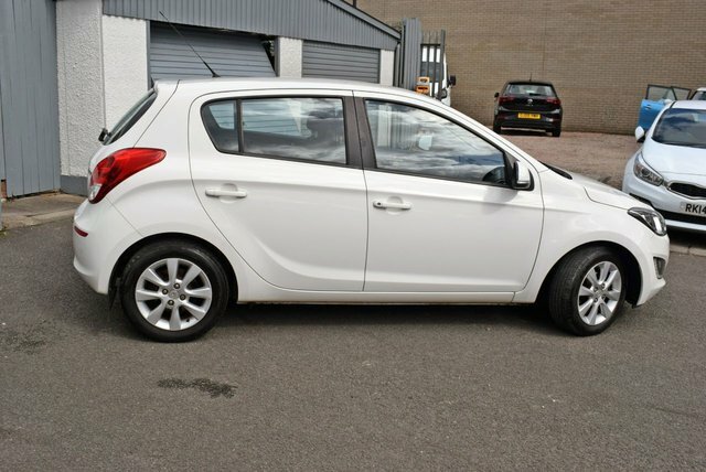 Hyundai I20 1.2 Style Hatchback Euro 5 85 B White #2