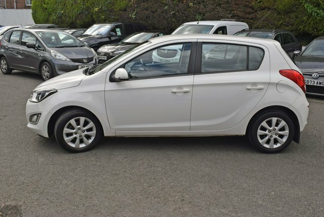 Hyundai I20 1.2 Style Hatchback Euro 5 85 B White #6