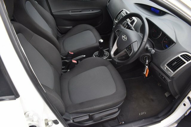 Hyundai I20 Active Red #11
