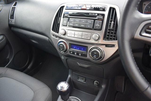 Hyundai I20 Active Red #19
