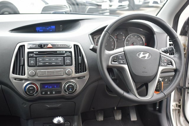 Hyundai I20 Active Red #16