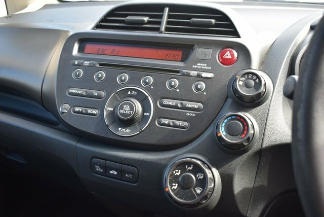 Honda Jazz I-vtec Es Plus Blue #16