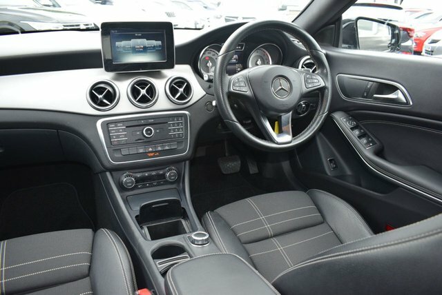 Mercedes-Benz CLA Class 2.1 Cla220d Amg Black #17