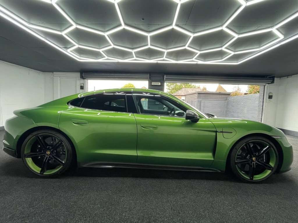 Porsche Taycan Saloon Green #4