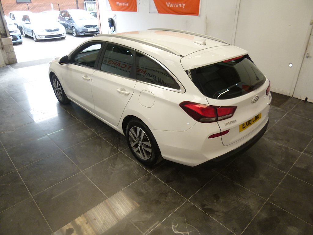 Hyundai I30 Hatchback Black #22