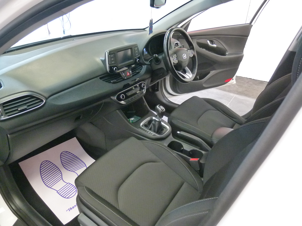 Hyundai I30 Hatchback Black #15
