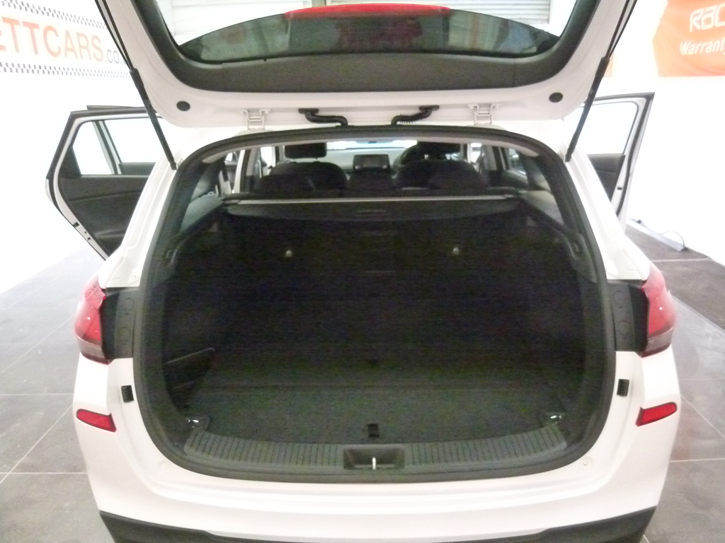 Hyundai I30 Hatchback Black #19