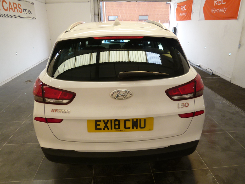 Hyundai I30 Hatchback Black #7