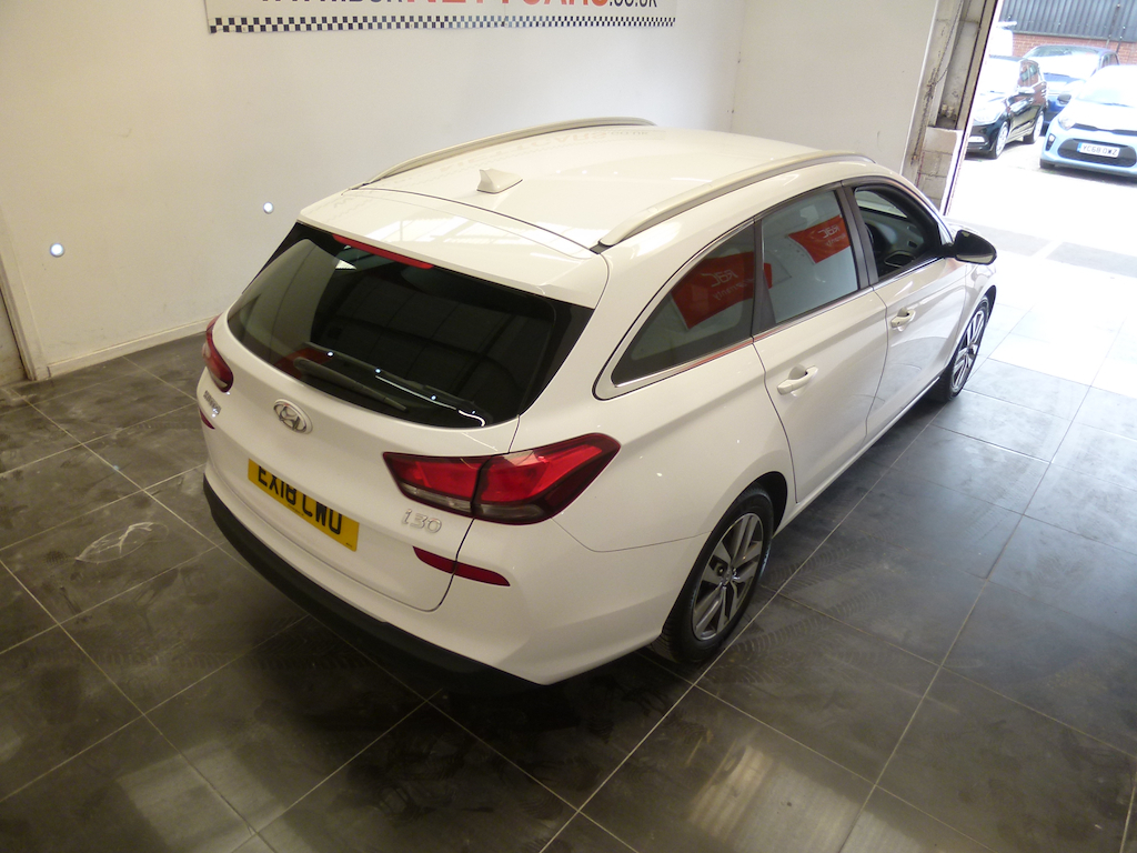 Hyundai I30 Hatchback Black #23