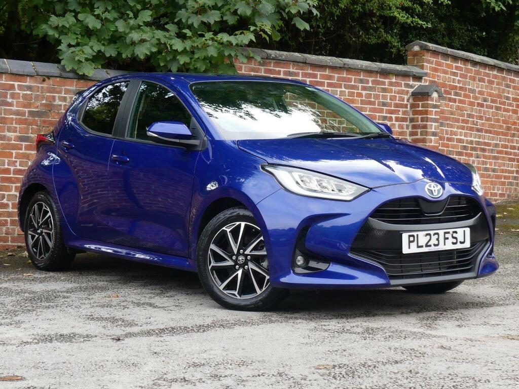 Toyota Yaris Toyota Yaris 2323 1.5 Vvt-h Design Cvt Blue