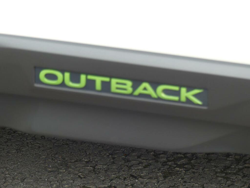 Subaru Outback Subaru Outback 2.5I Field Lineartronic 4Wd Estate White #4