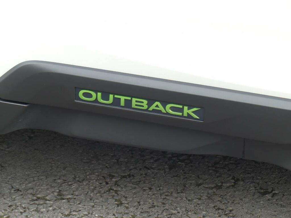 Subaru Outback Subaru Outback 2.5I Field Lineartronic 4Wd Estate White #3