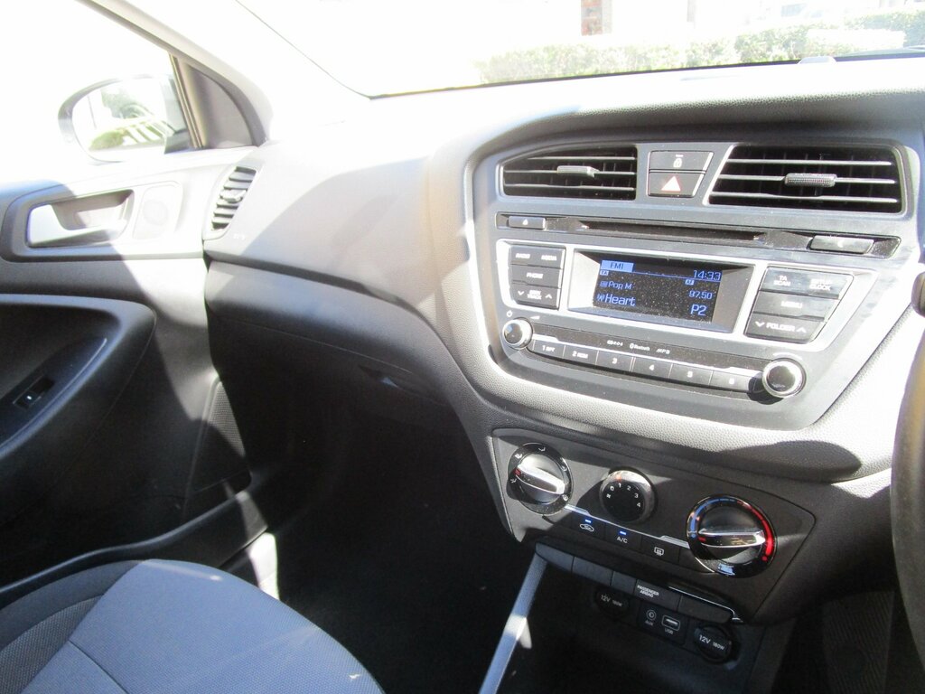 Hyundai I20 Hatchback Blue #15