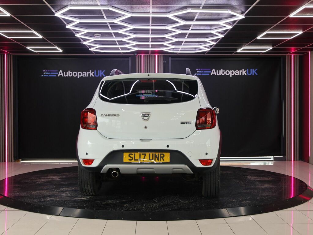 Dacia Sandero Stepway 2017 1.5 Dci Laureate Hatchback White #4