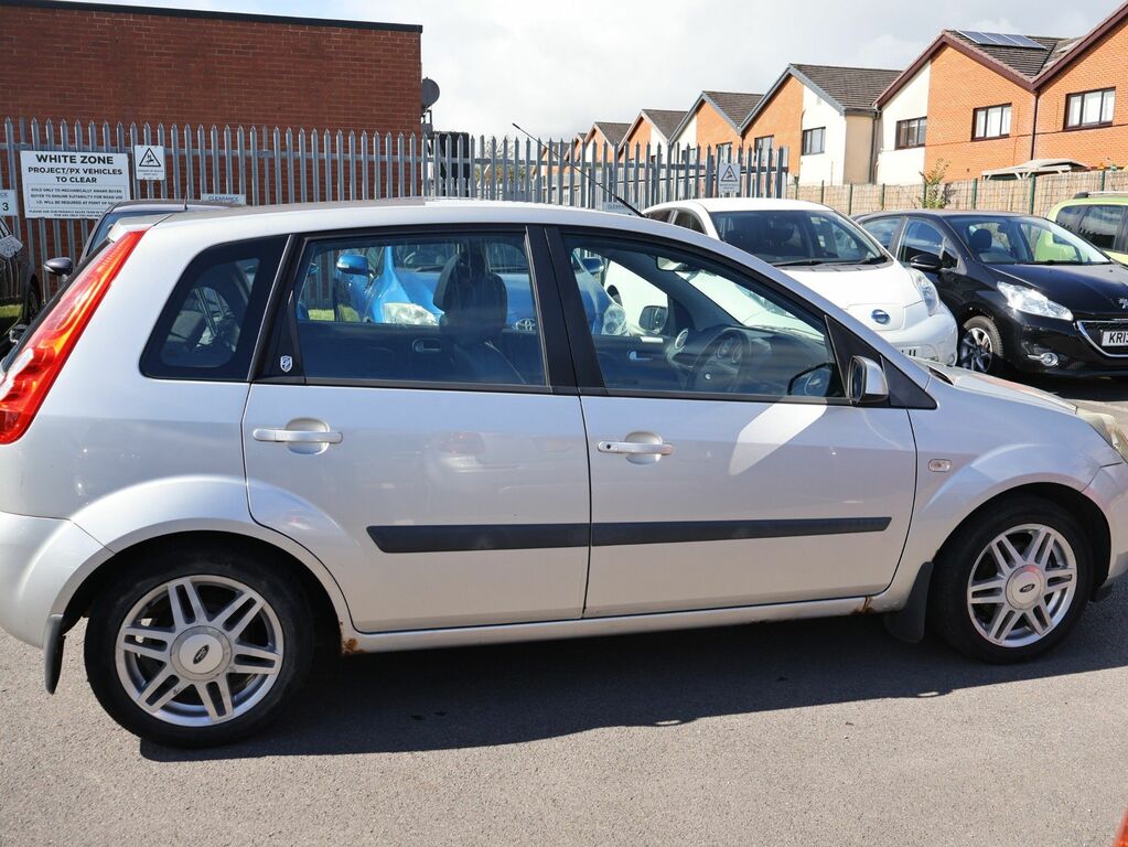Ford Fiesta 1.25 Zetec Silver #8