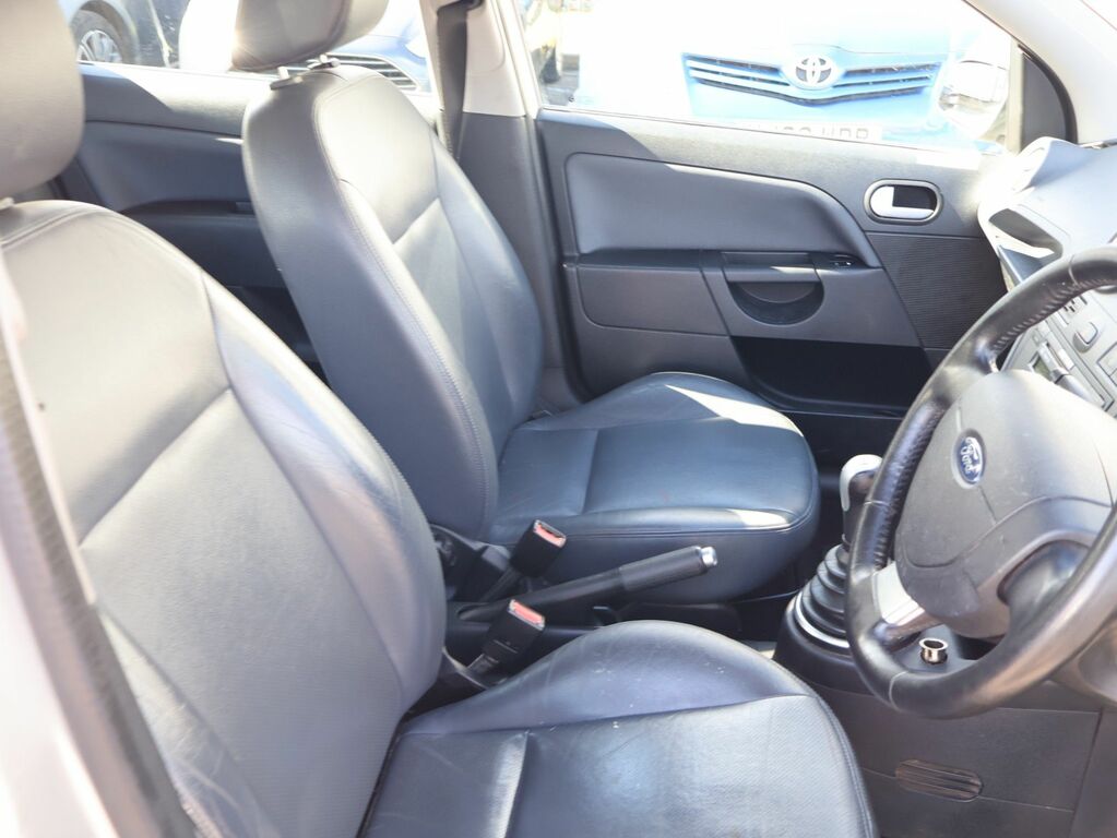 Ford Fiesta 1.25 Zetec Silver #25