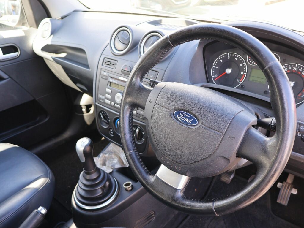 Ford Fiesta 1.25 Zetec Silver #26
