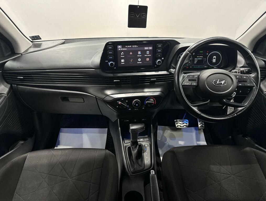 Hyundai Bayon Hatchback Red #21