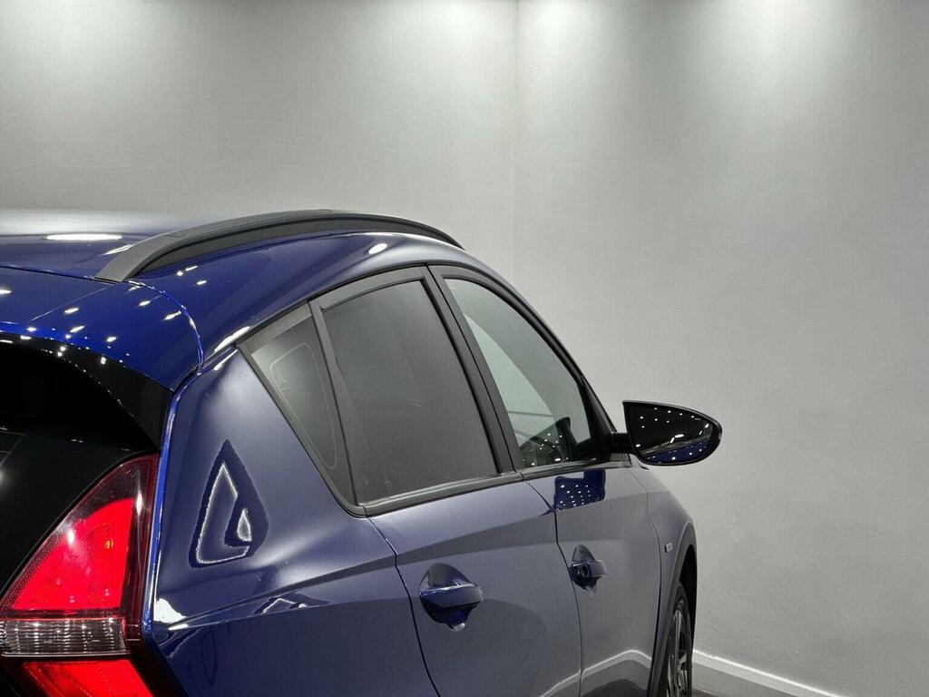 Hyundai Bayon Hatchback Red #17
